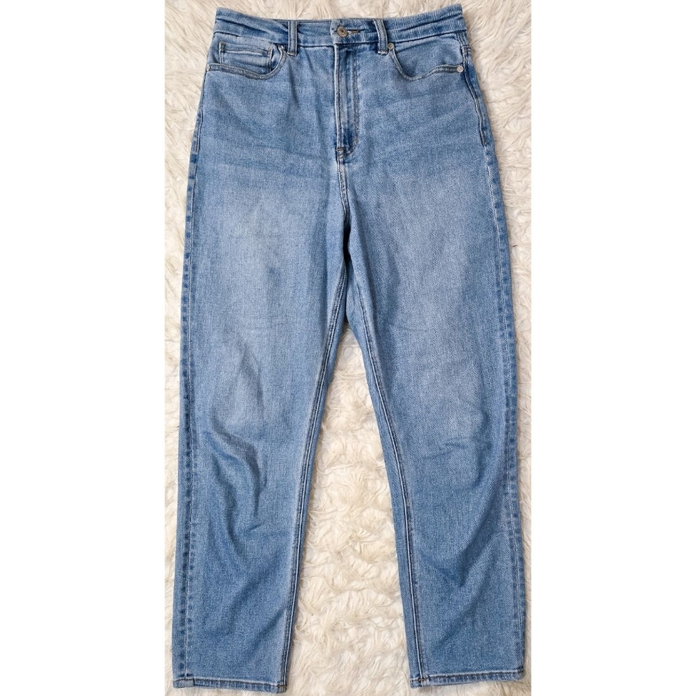 American Eagle Outfittera Curvy Mom Jean High Waisted Rise Stretch Denim Jeans